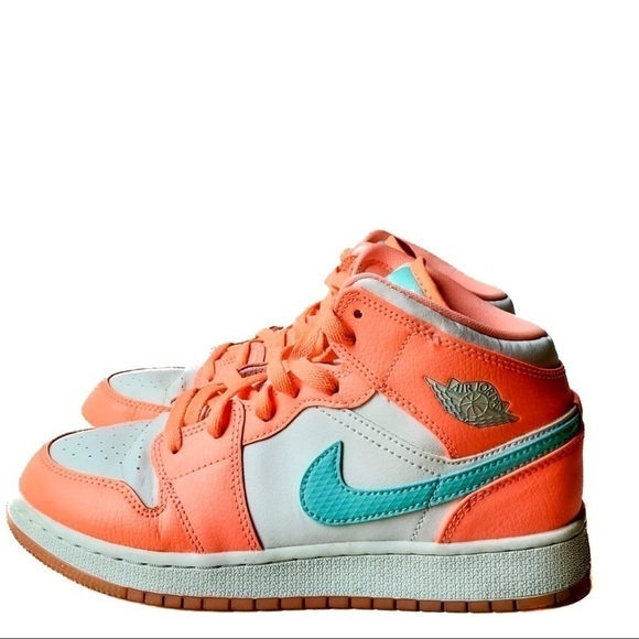 2018 Air Jordan 1 Mid GG ‘Crimson Pulse’ - Picture 2 of 9